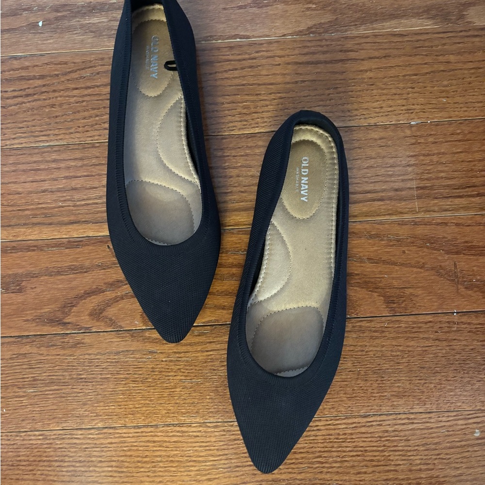 Old Navy Black Slip-On Flats with Textured Fabric